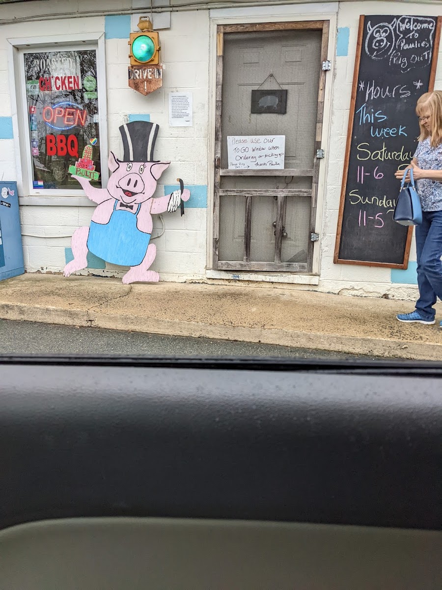 Paulie's Pig Out